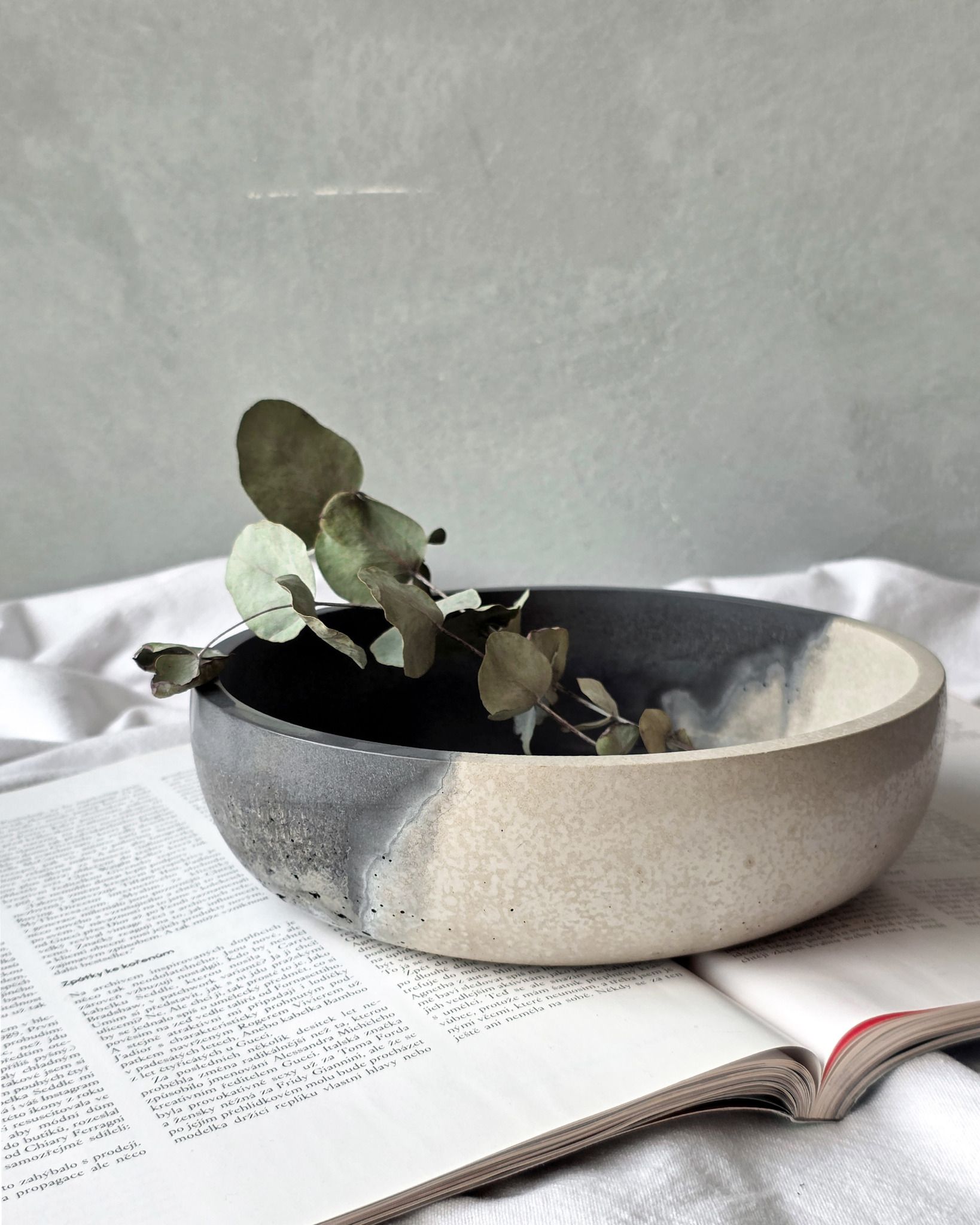 Betonová mísa Náruč - duo color - Image 5