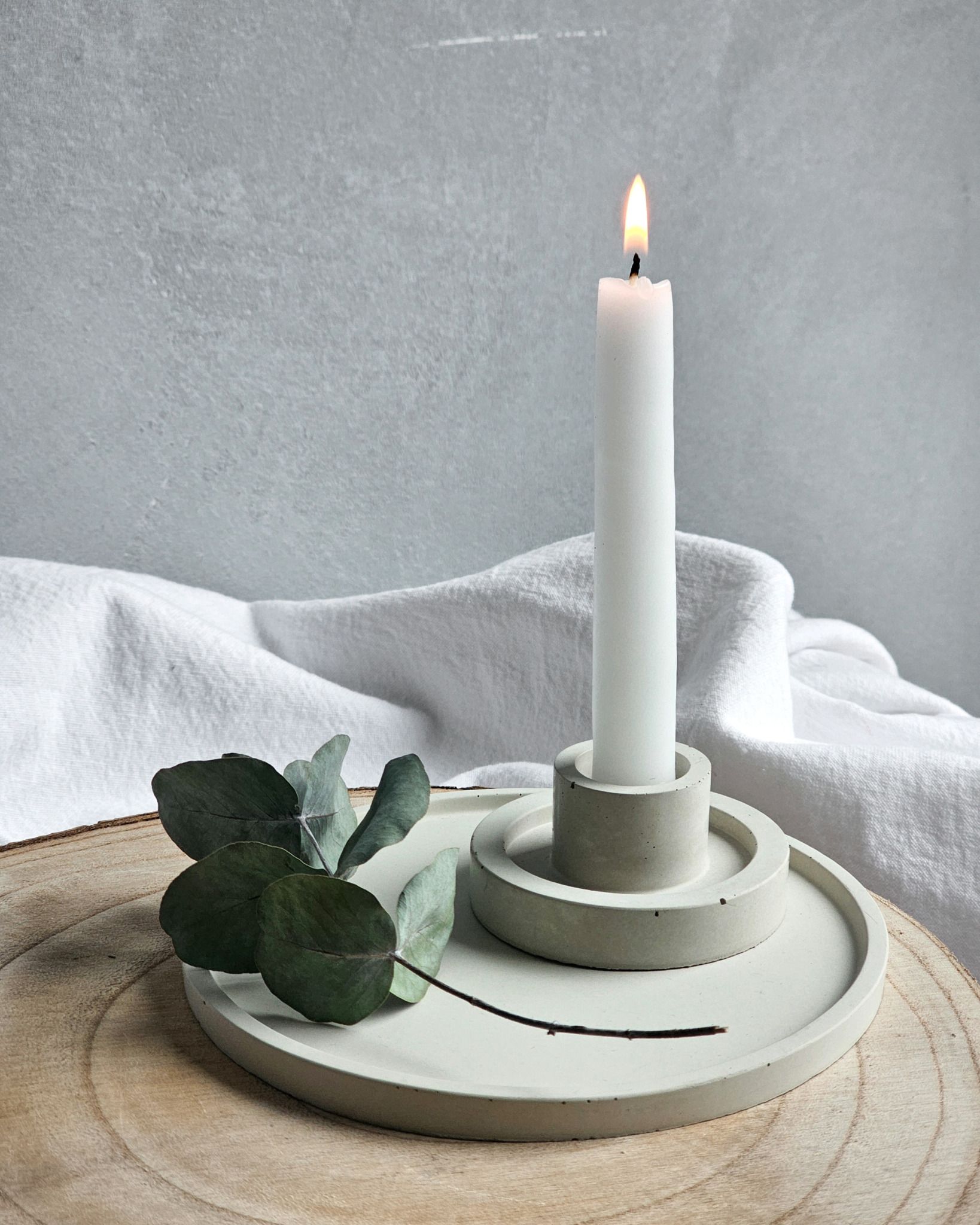 Betonový set Sofinos (tácek a svícen)